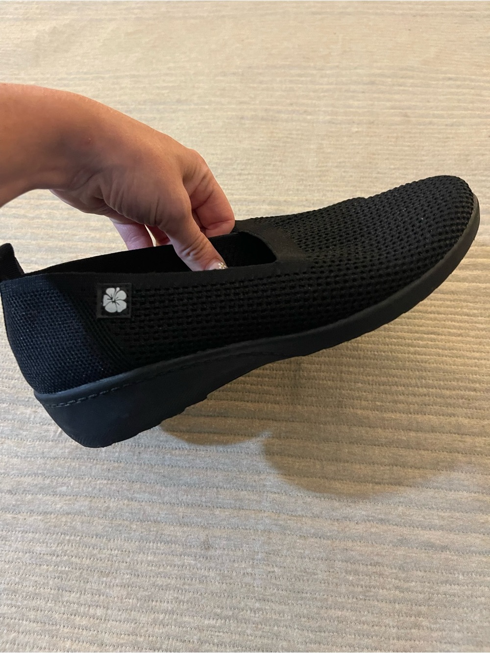 Tommy Bahama Lizzie Wedge Shoes Womens 8.5 Black Comfort Memory Foam - Picture 3 of 7